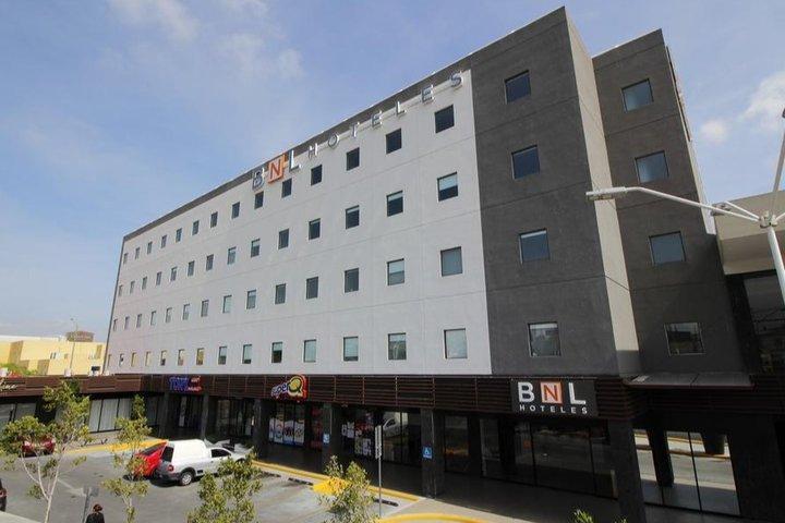 BNL Hoteles Querétaro Esterno foto