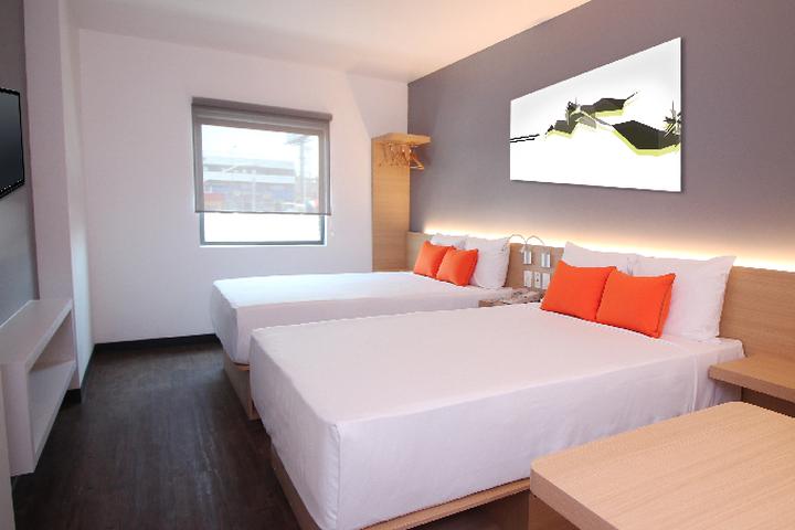 BNL Hoteles Querétaro Esterno foto